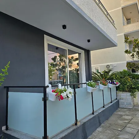 F&J Hotel Sarande Exterior photo