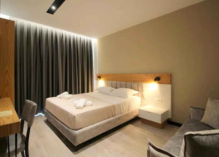 F&J Hotel