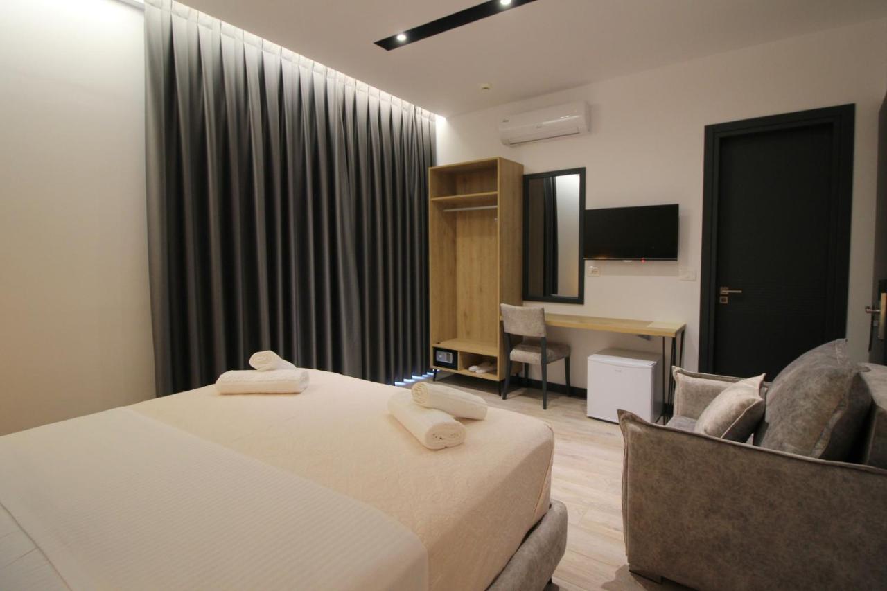 Hotel F&j