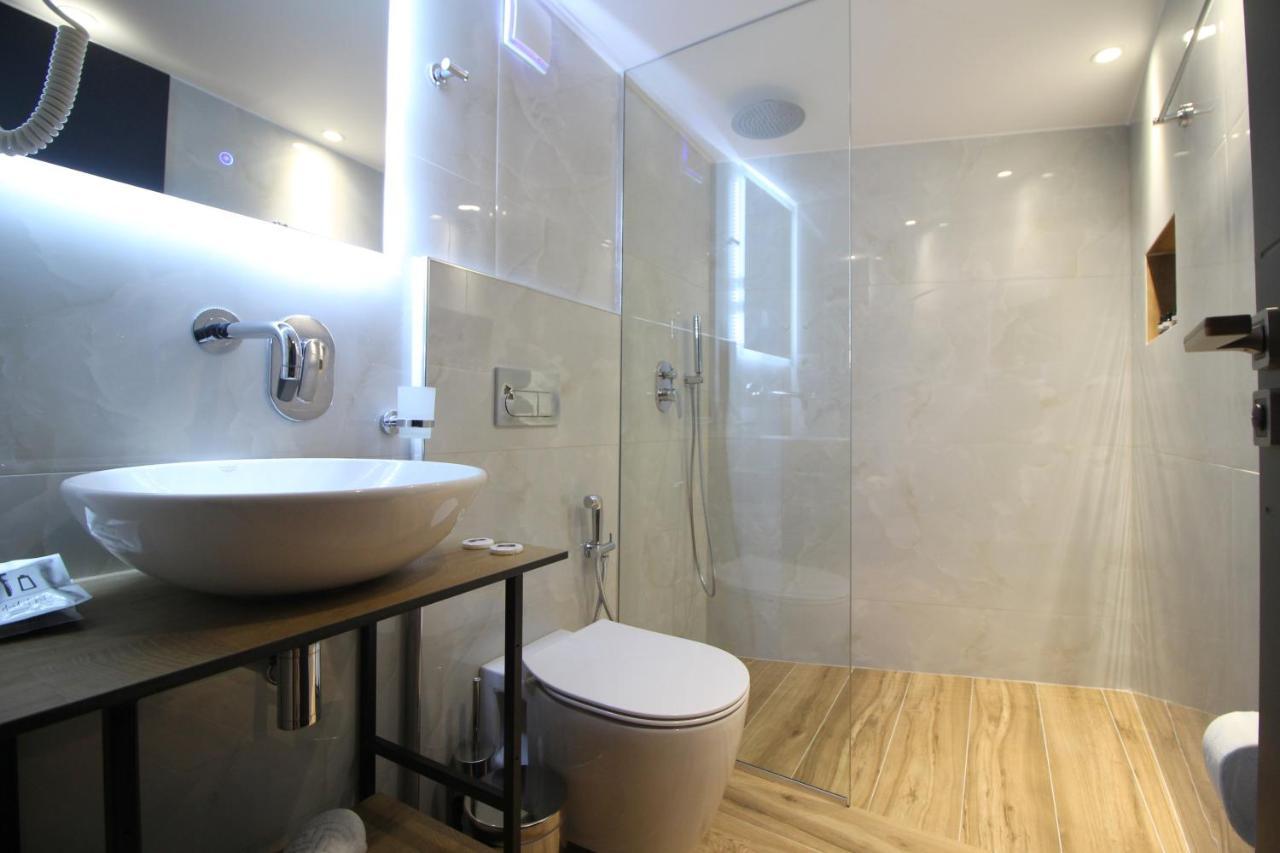 Hotel F&j Sarande