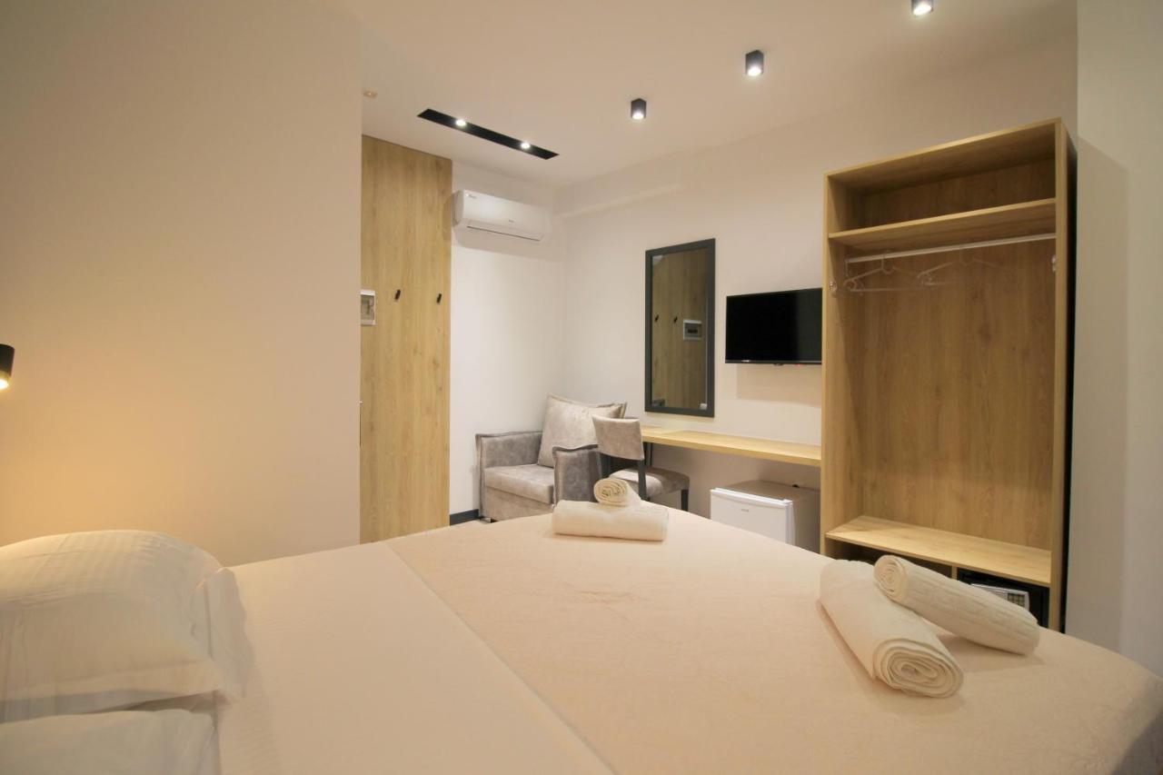 F&j Hotel Sarande