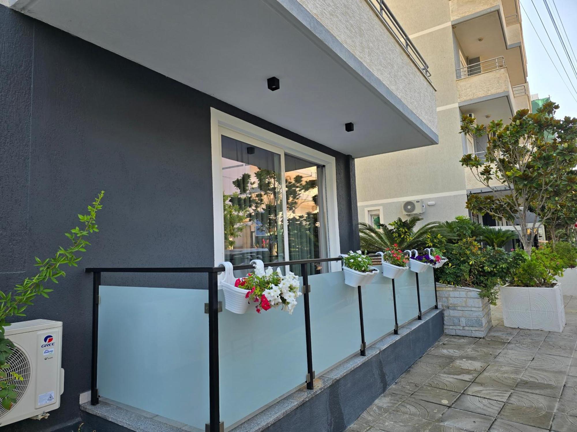 F&j Hotel Sarande